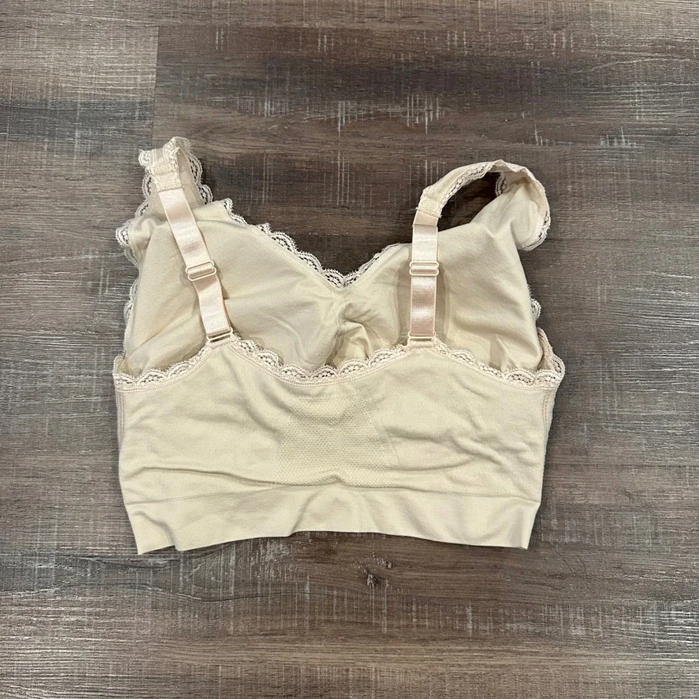 CaraMia Women Beige Lace Wireless‎ Lift Bra Cross Front Adjustable Straps 2X